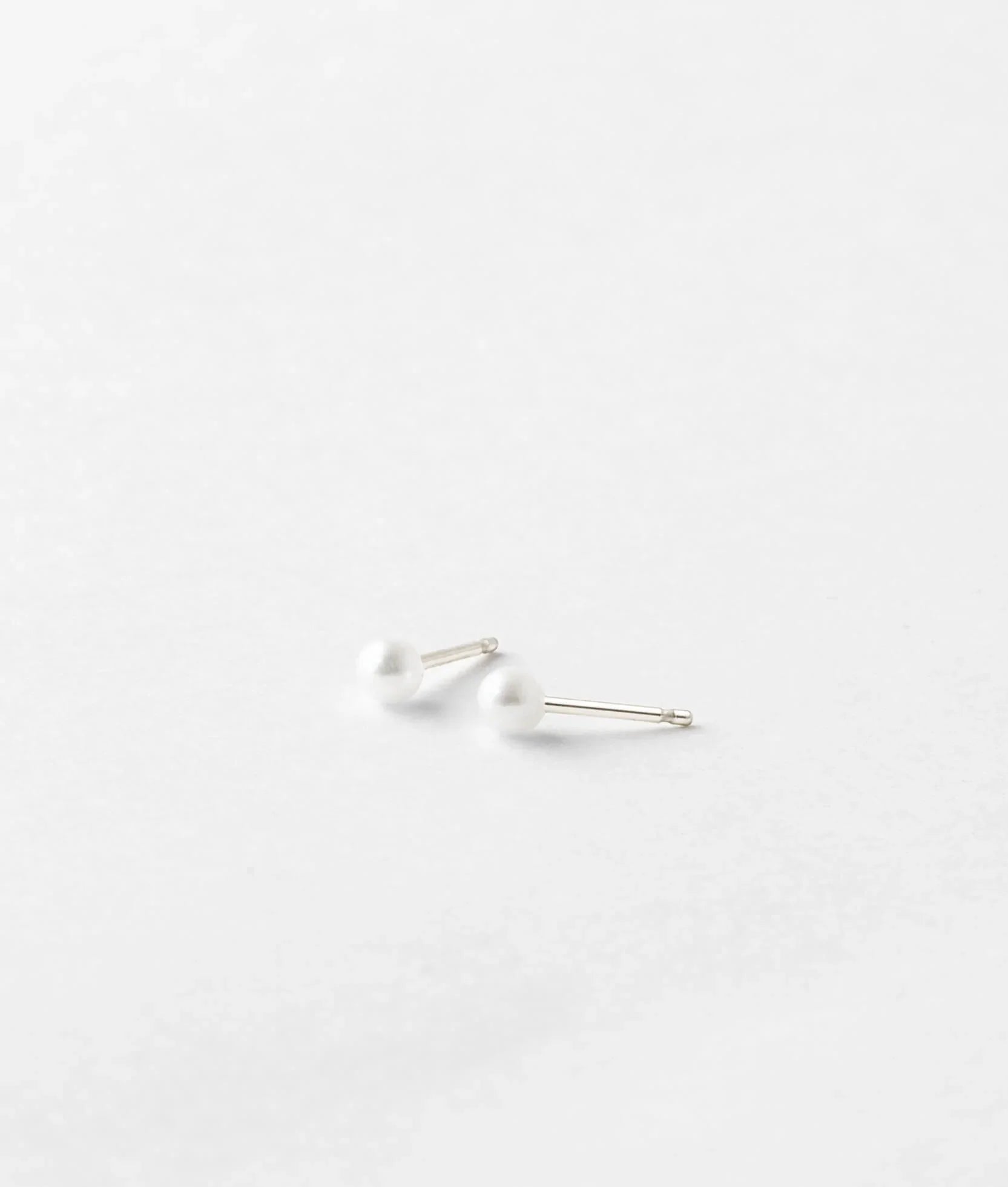 THE PEARL STUD