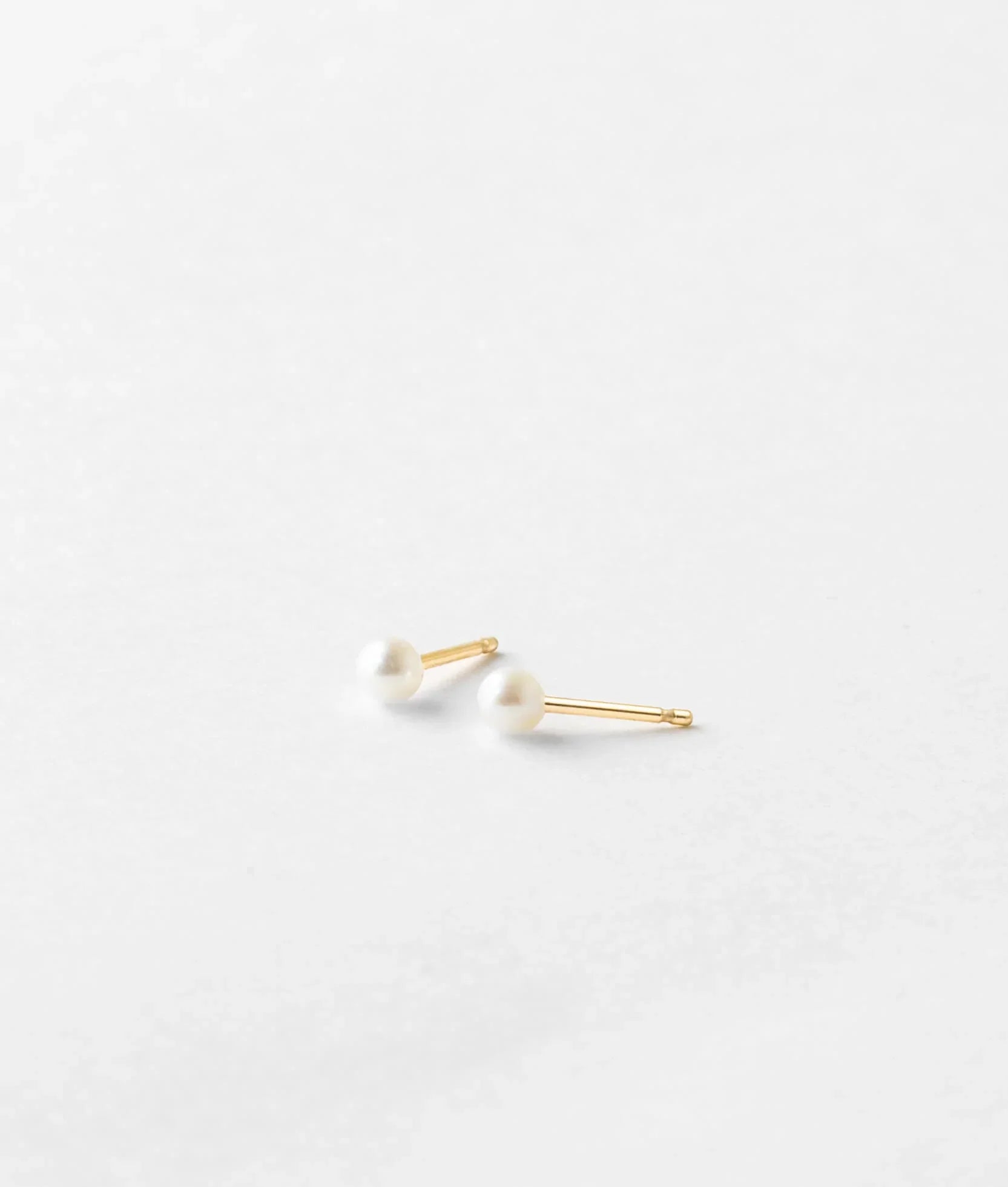 THE PEARL STUD