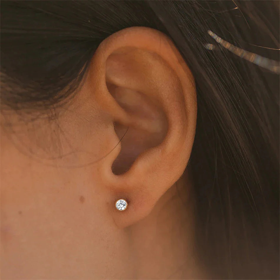 DIAMOND STUD