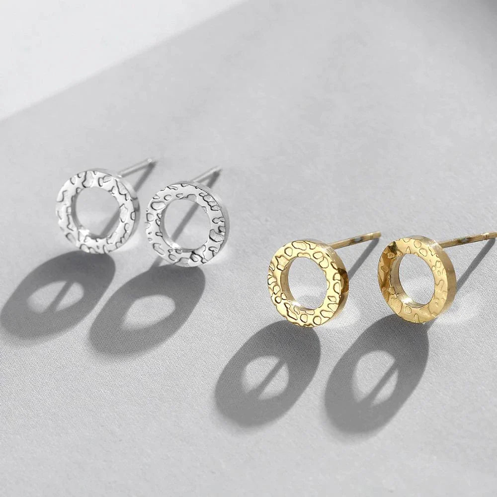 MAGICAL STUDS